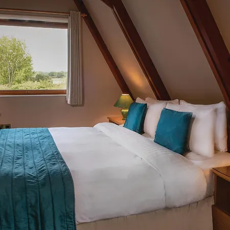 Rutland Hall Lakeside Lodges Oakham Extérieur photo