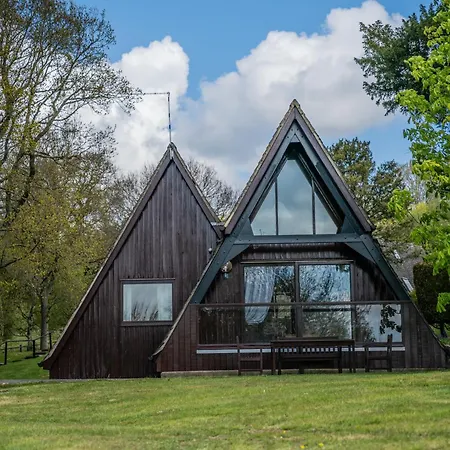 Rutland Hall Lakeside Lodges Oakham Extérieur photo