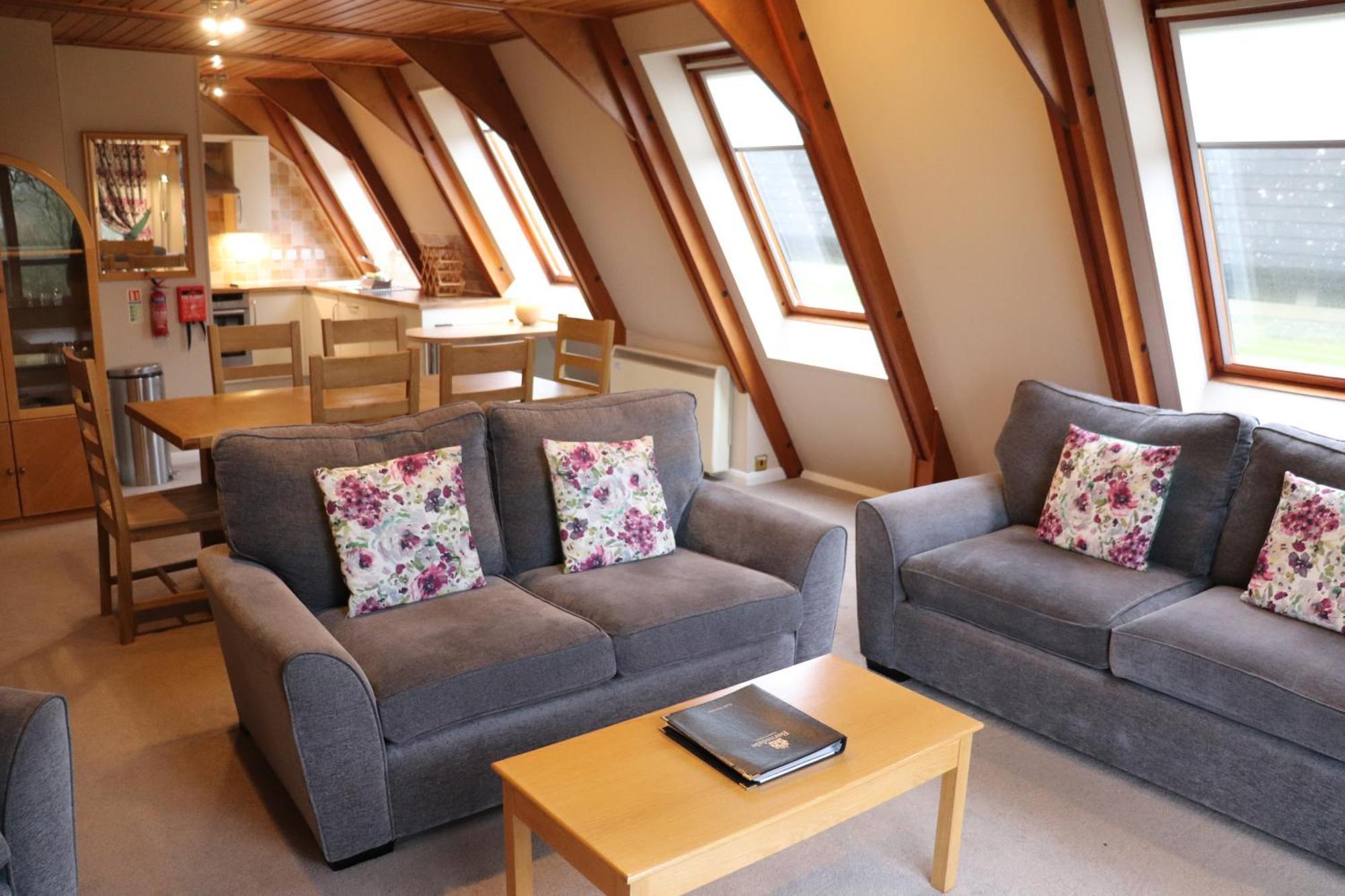 Rutland Hall Lakeside Lodge *